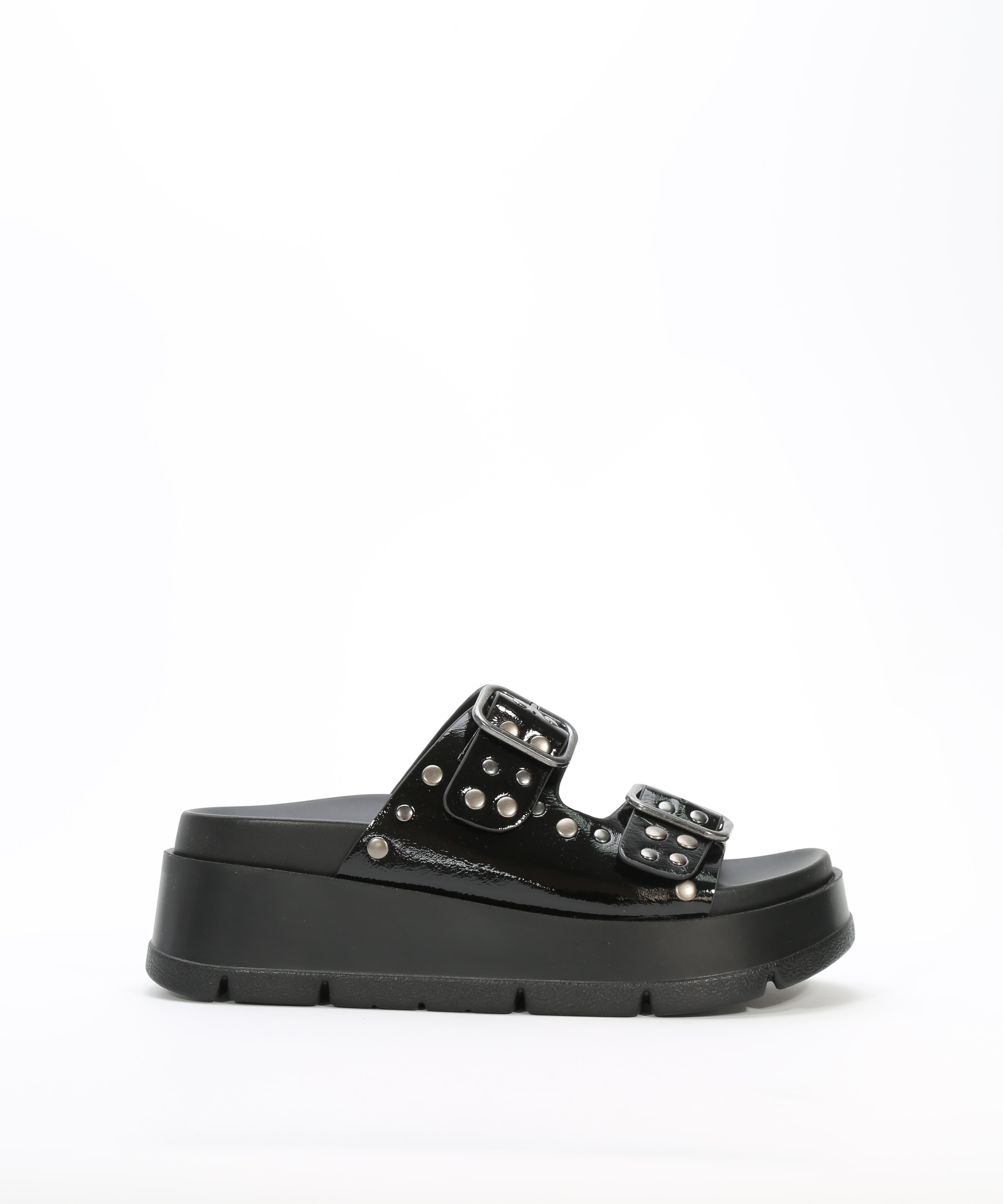 Sandalia plataforma tachas